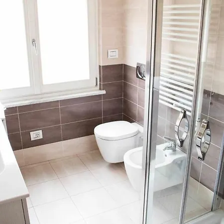 Trilocale In Pieno Centro Lt0244 Αλάσιο