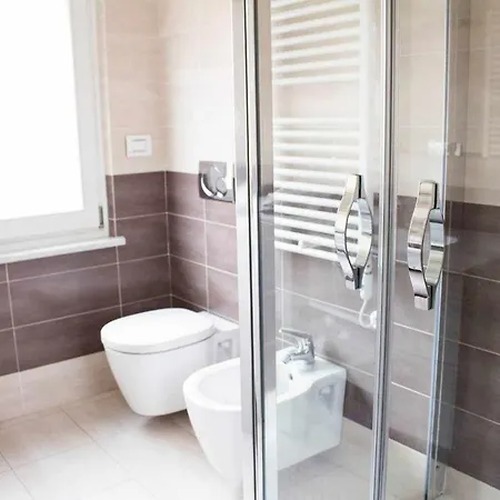 Trilocale In Pieno Centro Lt0244 * Алассио